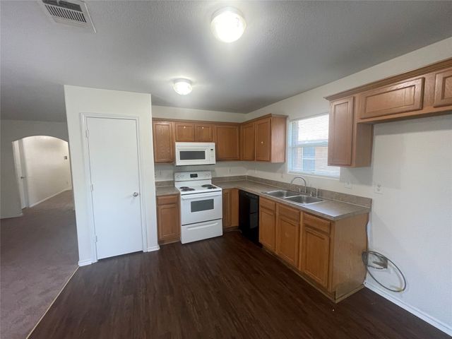 1306 Trent Street, Seagoville, TX 75159