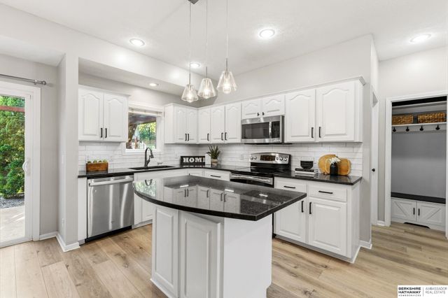 6514 S 170th Avenue, Omaha, NE 68135