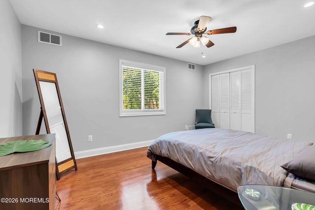 22 Oakdale Drive, Tinton Falls, NJ 07712