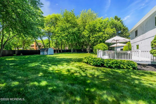22 Oakdale Drive, Tinton Falls, NJ 07712