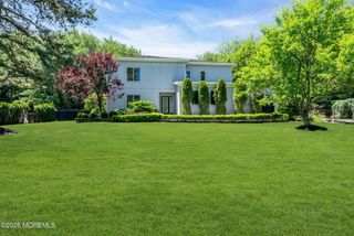 22 Oakdale Drive, Tinton Falls, NJ 07712