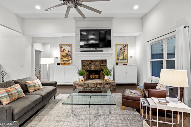 152 Carson Road, Brooks, GA 30205