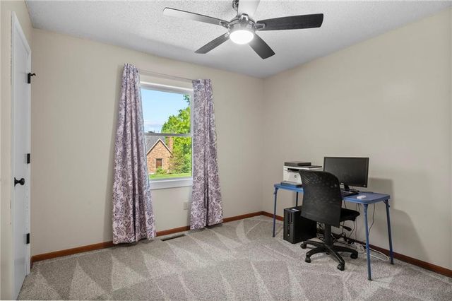 701 Benjamin Avenue, Gower, MO 64454