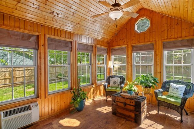 701 Benjamin Avenue, Gower, MO 64454