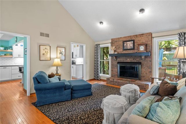 701 Benjamin Avenue, Gower, MO 64454