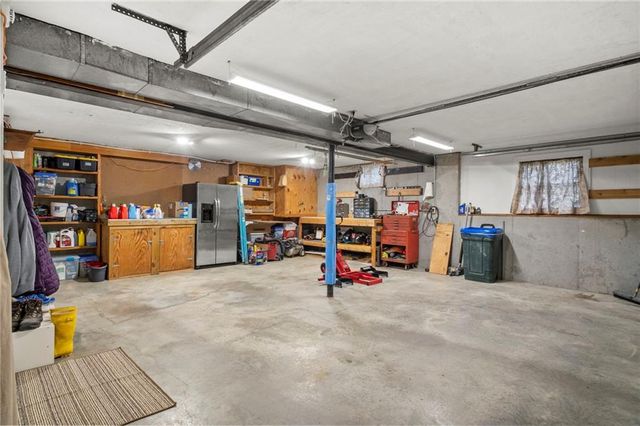 701 Benjamin Avenue, Gower, MO 64454