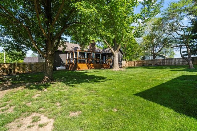 701 Benjamin Avenue, Gower, MO 64454
