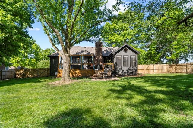 701 Benjamin Avenue, Gower, MO 64454