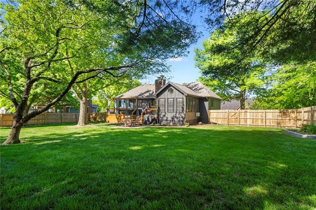 701 Benjamin Avenue, Gower, MO 64454