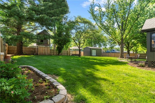 701 Benjamin Avenue, Gower, MO 64454