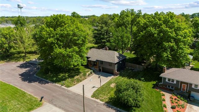 701 Benjamin Avenue, Gower, MO 64454