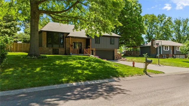 701 Benjamin Avenue, Gower, MO 64454