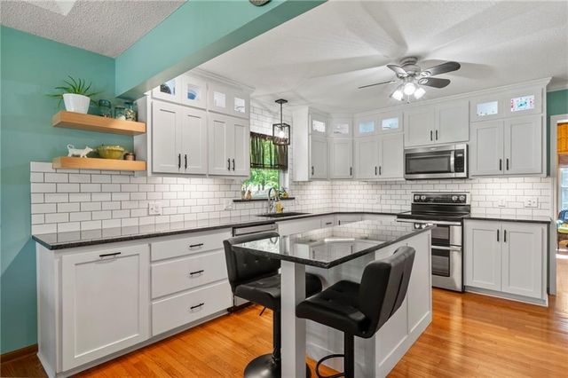 701 Benjamin Avenue, Gower, MO 64454