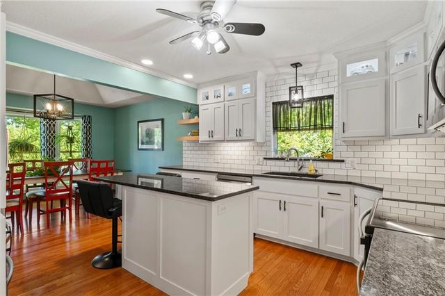 701 Benjamin Avenue, Gower, MO 64454