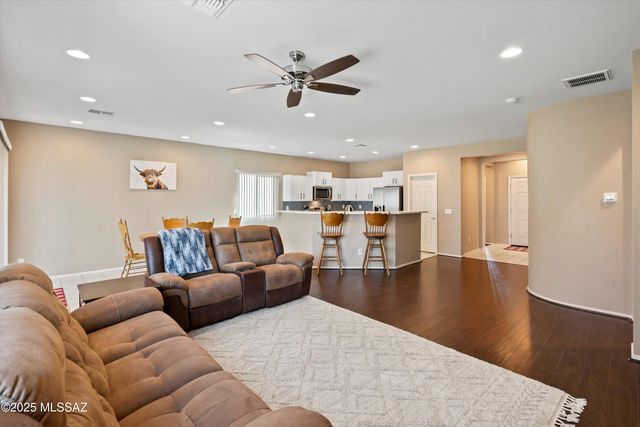 33743 S Ballad Drive, Red Rock, AZ 85145