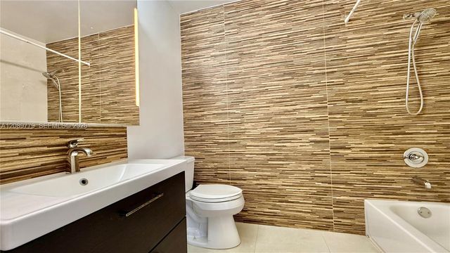 9825 Costa Del Sol Boulevard C105, Doral, FL 33178