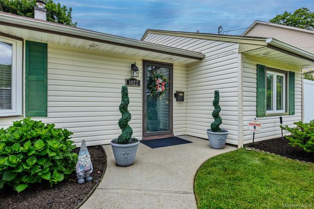 1022 Fire Island Avenue, Bay Shore, NY 11706