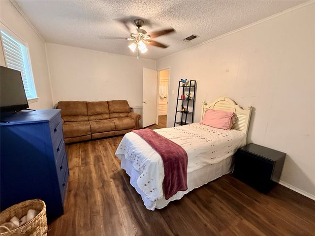 1346 Hillcrest Drive, Graham, TX 76450