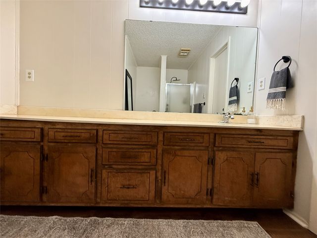1346 Hillcrest Drive, Graham, TX 76450
