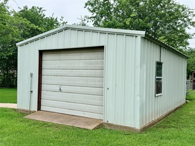 1346 Hillcrest Drive, Graham, TX 76450