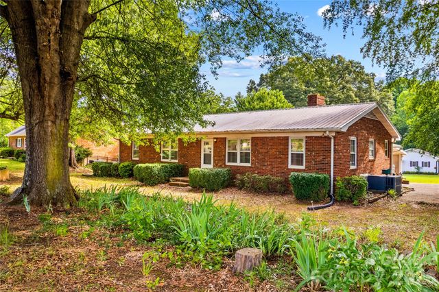 1059 Shearers Road, Mooresville, NC 28115