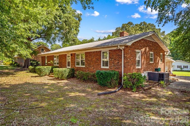1059 Shearers Road, Mooresville, NC 28115