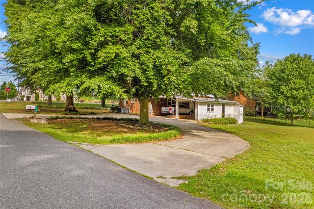1059 Shearers Road, Mooresville, NC 28115