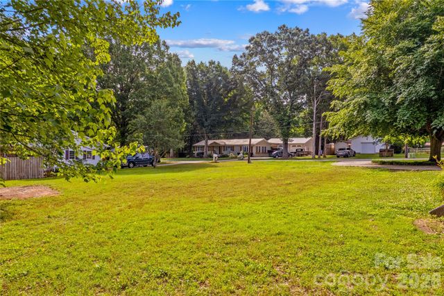 1059 Shearers Road, Mooresville, NC 28115