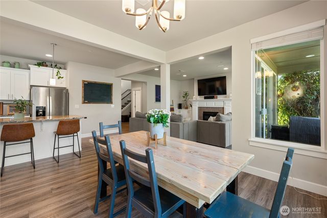 21812 SE 270th Street, Maple Valley, WA 98038