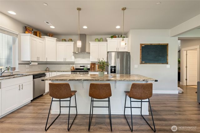 21812 SE 270th Street, Maple Valley, WA 98038