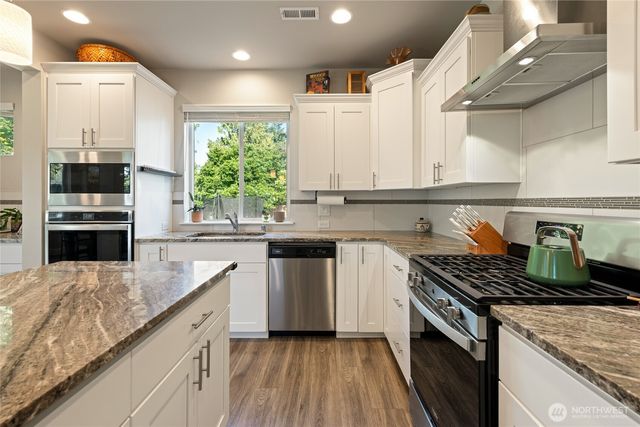 21812 SE 270th Street, Maple Valley, WA 98038