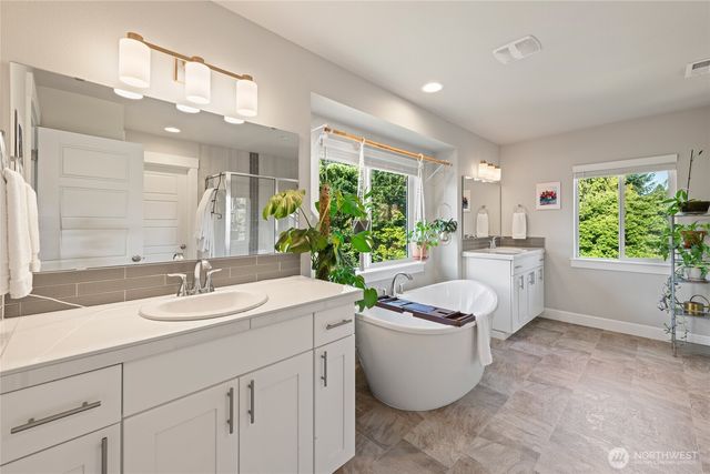21812 SE 270th Street, Maple Valley, WA 98038
