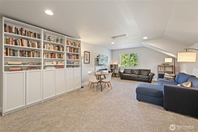 21812 SE 270th Street, Maple Valley, WA 98038