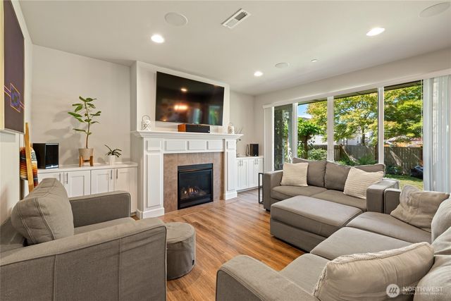 21812 SE 270th Street, Maple Valley, WA 98038