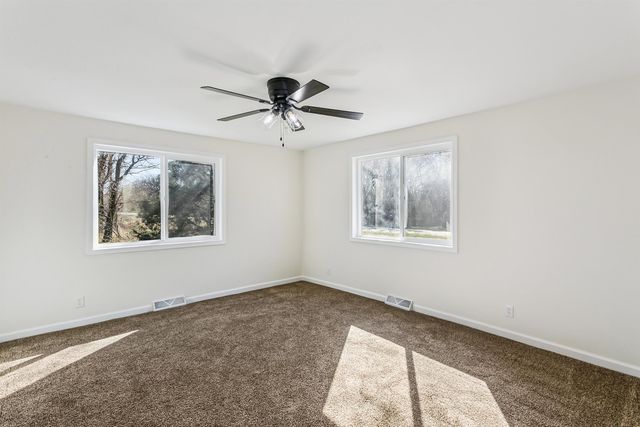 956 N Broadway Rd, Belle Plaine, KS 67013