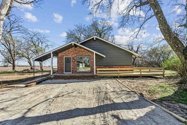 956 N Broadway Rd, Belle Plaine, KS 67013