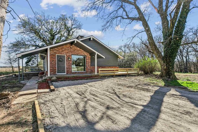 956 N Broadway Rd, Belle Plaine, KS 67013