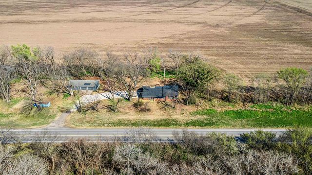 956 N Broadway Rd, Belle Plaine, KS 67013