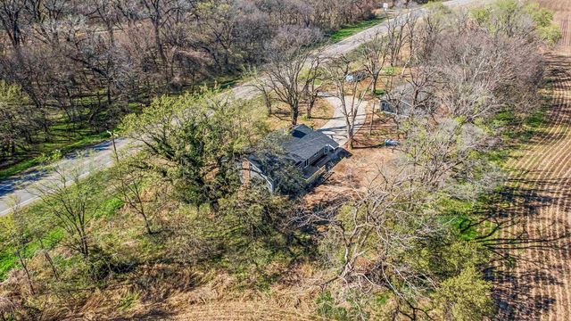 956 N Broadway Rd, Belle Plaine, KS 67013