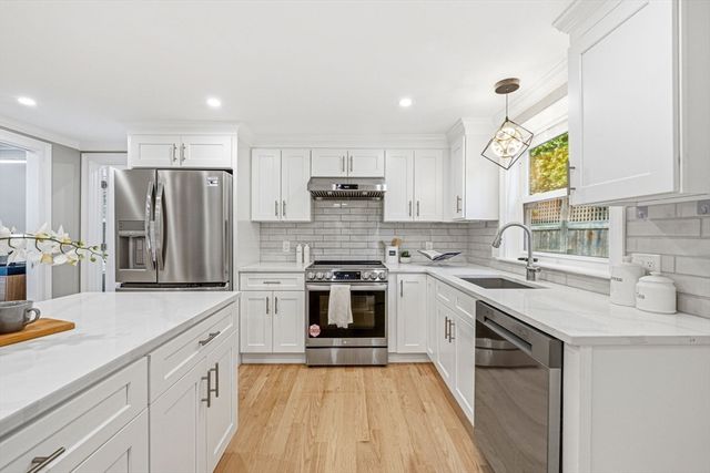 63 Russell Rd, Wellesley, MA 02482