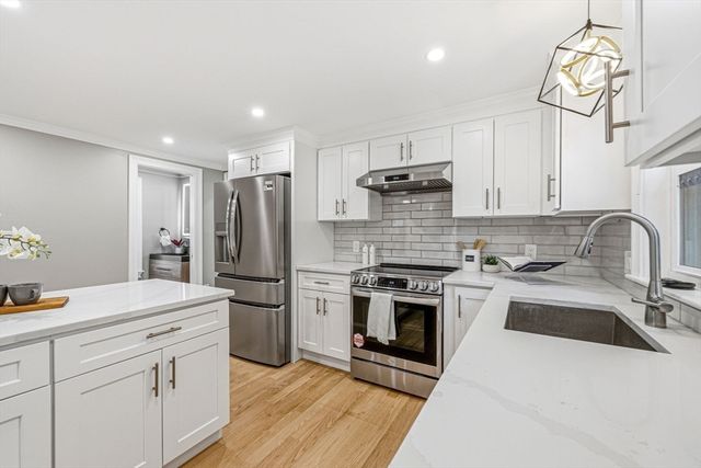 63 Russell Rd, Wellesley, MA 02482
