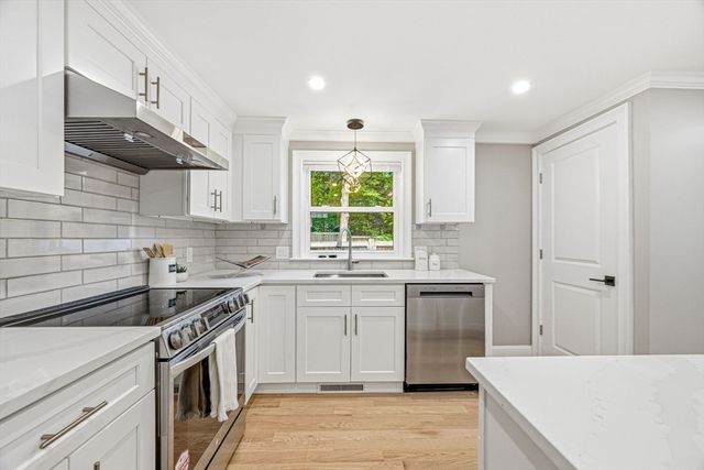 63 Russell Rd, Wellesley, MA 02482