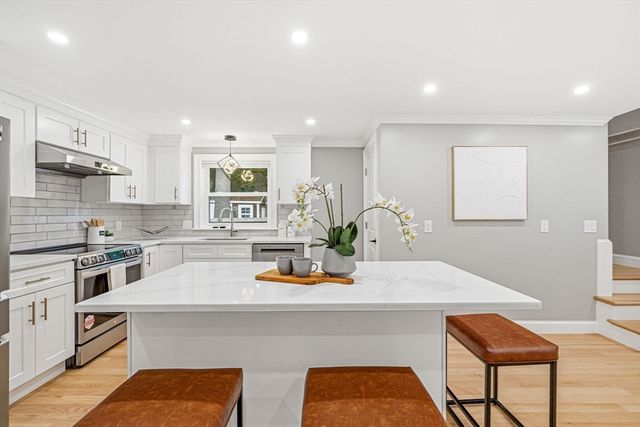 63 Russell Rd, Wellesley, MA 02482