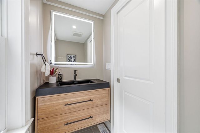 63 Russell Rd, Wellesley, MA 02482