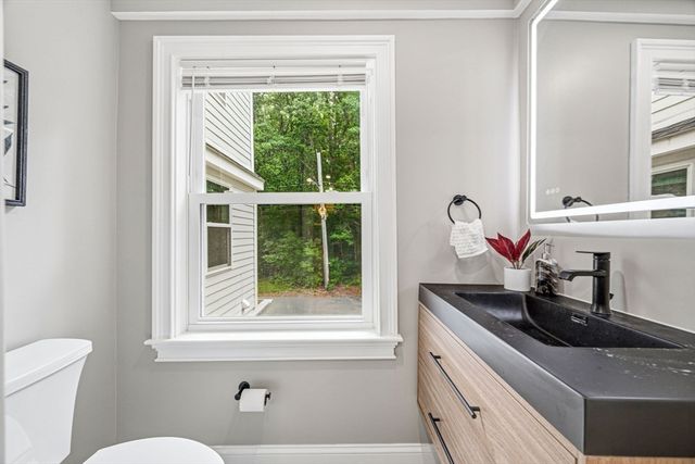 63 Russell Rd, Wellesley, MA 02482