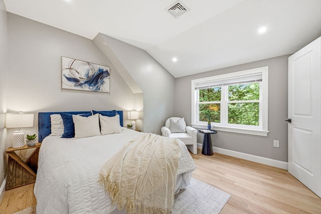 63 Russell Rd, Wellesley, MA 02482
