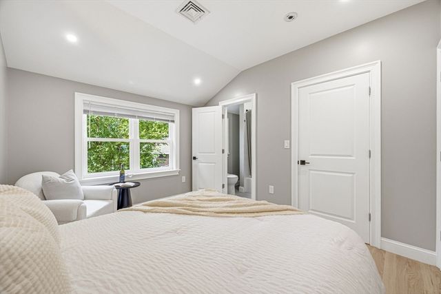 63 Russell Rd, Wellesley, MA 02482