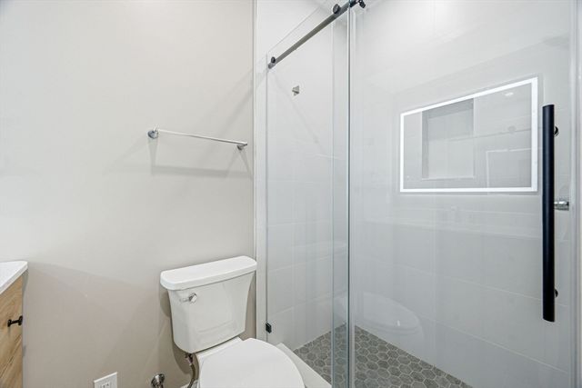 63 Russell Rd, Wellesley, MA 02482