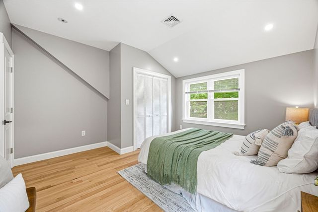 63 Russell Rd, Wellesley, MA 02482