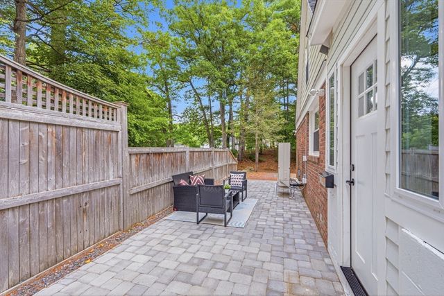 63 Russell Rd, Wellesley, MA 02482